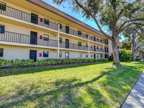 104 Capri Isles Blvd APT 310, Venice, FL 34292