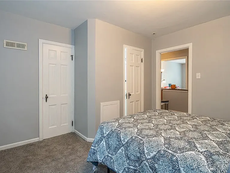 Apartment does not include furnishings as seen in photo.