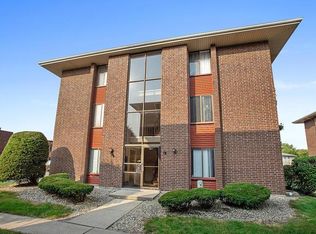 15820 Terrace Dr UNIT 1, Oak Forest, IL 60452
