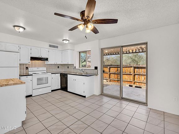 5th image of 4961 E Bellevue St
