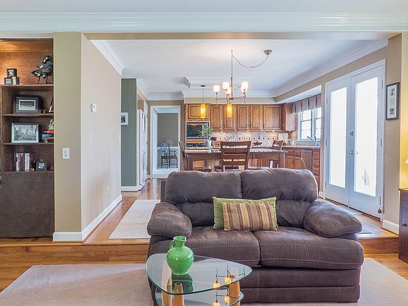 4th image of 4114 Armitage Dr