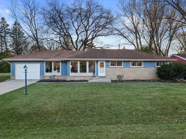 7661 North Delta PLACE, Milwaukee, WI 53223