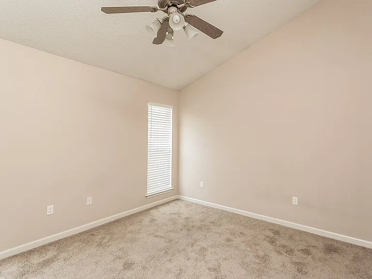 8181 Martin Dr — Photo 7