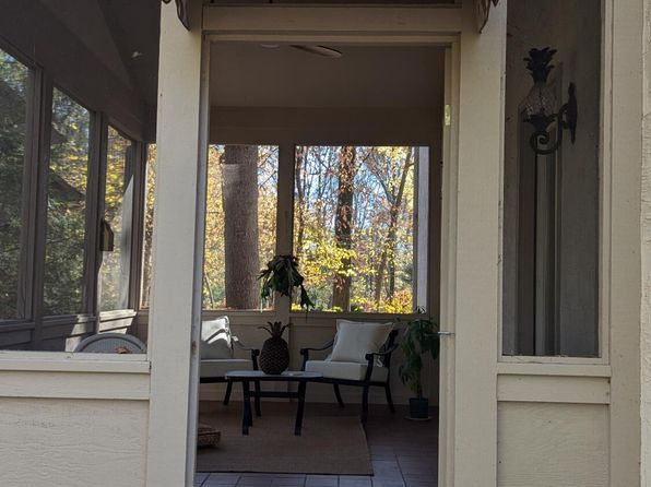 364 Morgan Ln, Gahanna, OH 43230