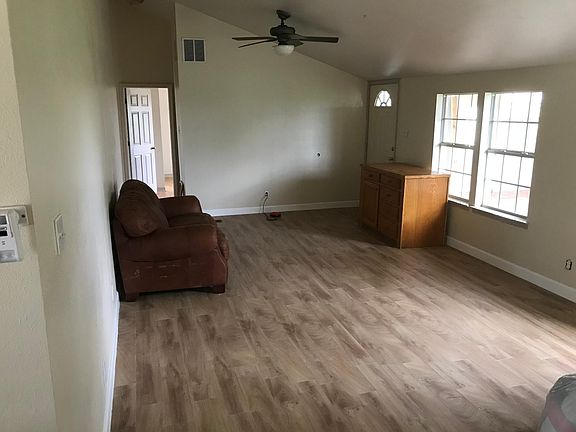 4th image of 3720 S Loop 1604 E