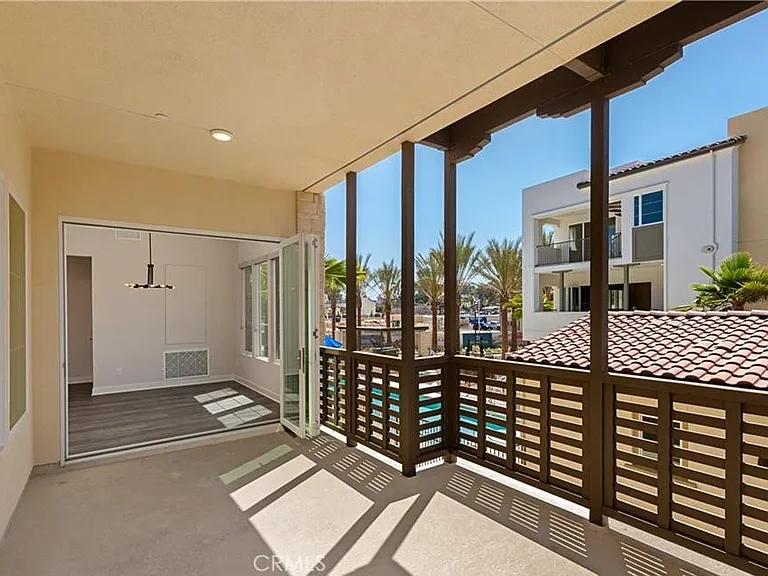 326 Doheny Way — Photo 18
