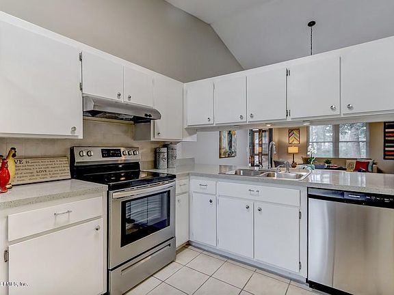 4th image of 3317 Excalibur Way