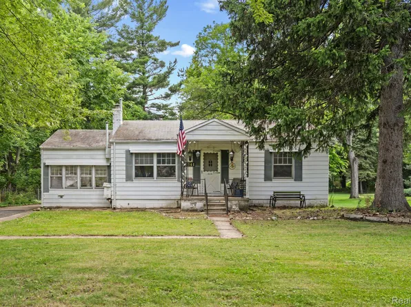 22341 Nancy Ave, Southfield, MI 48033