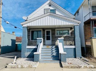 9536 Mitchell St, Hamtramck, MI 48212