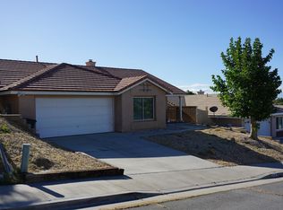 3440 Topgun St, Rosamond, CA 93560