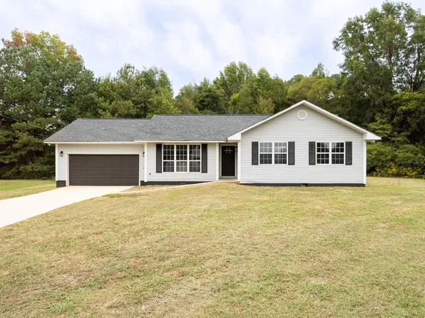 1112 Wynn Ct, Anniston, AL 36207