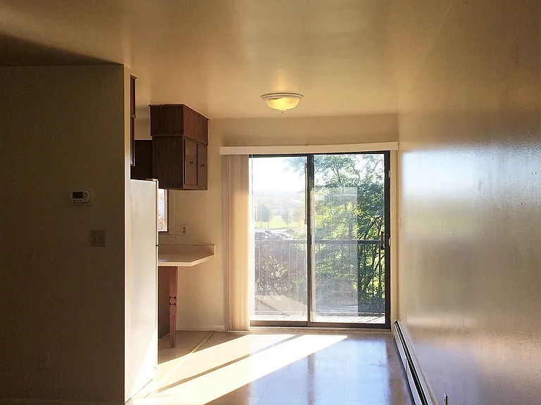 510-542 Hycliff Dr N — Photo 30