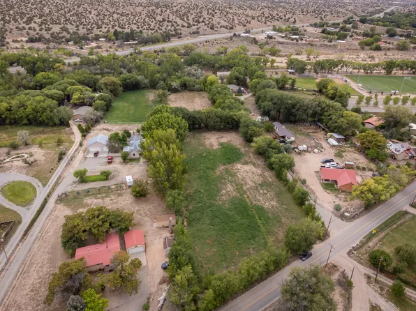 46 County Road 84, Santa Fe, NM 87506