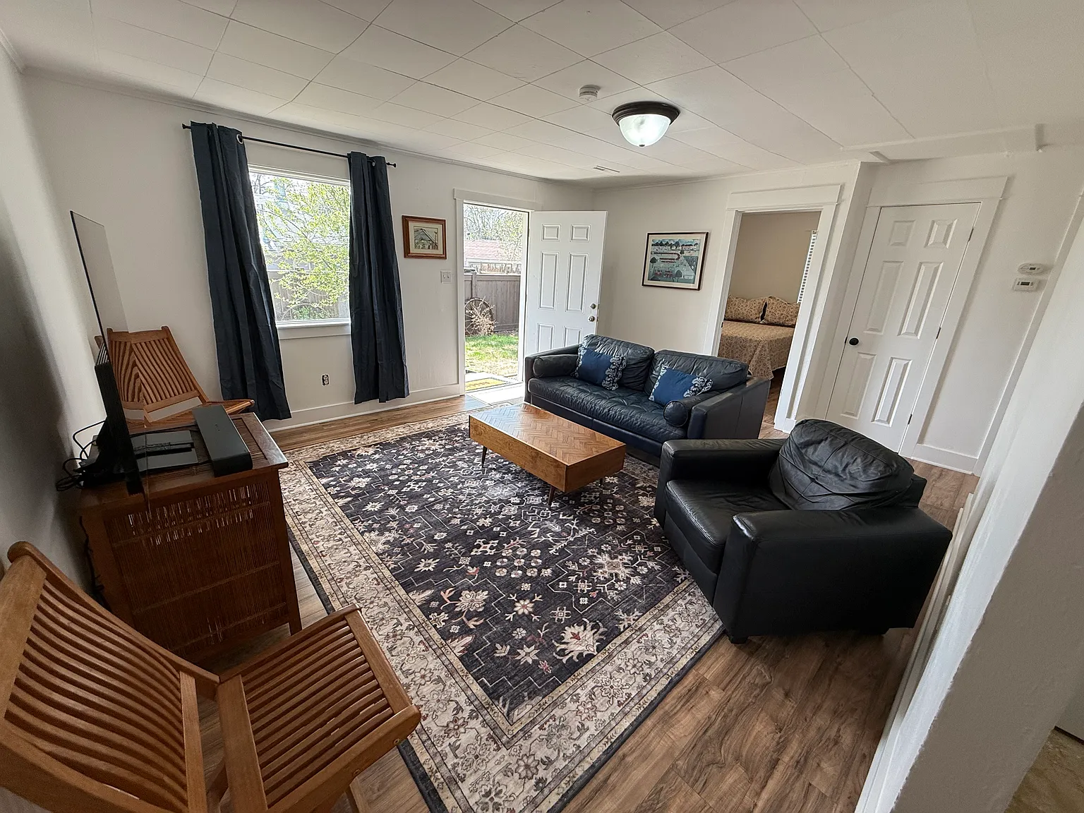 2 bed, 717 sqft, $2,400 — Photo 2