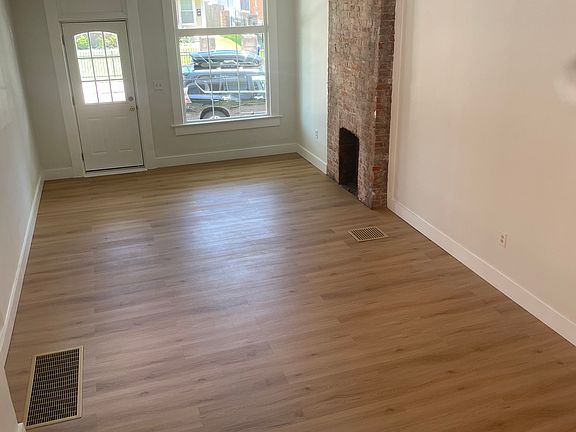 4th image of 31 Linwood Ave