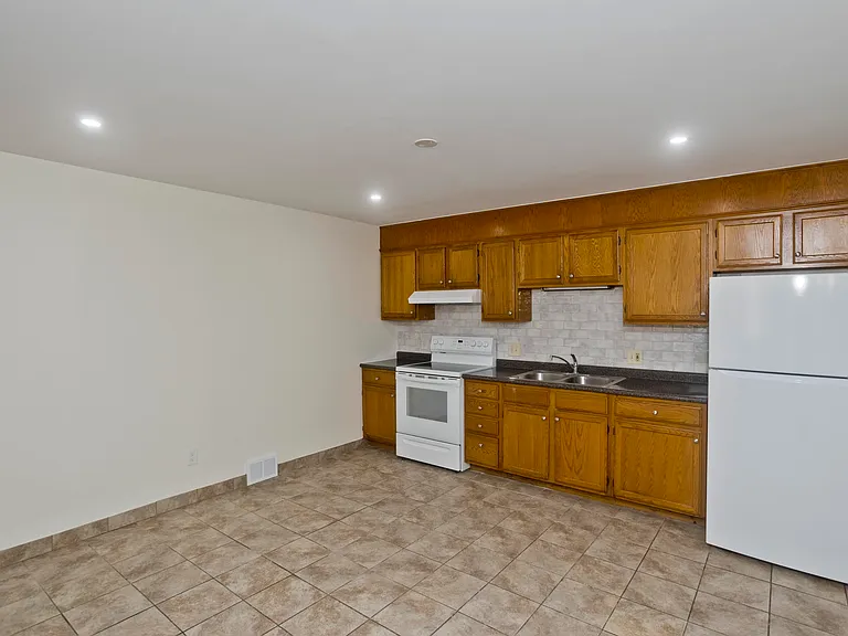 181 State St #2 — Photo 2