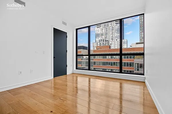 Rented by Sotheby's International Realty | media 23