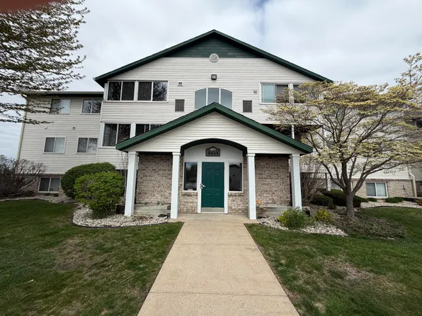 5835 Crosswinds Dr Unit 14, Norton Shores, MI 49444