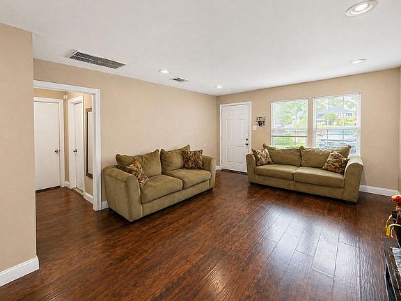 4th image of 6519 Beekman Rd