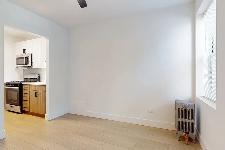5501 S. Cornell — Photo 12