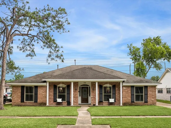 7711 Twin Hills Dr, Houston, TX 77071