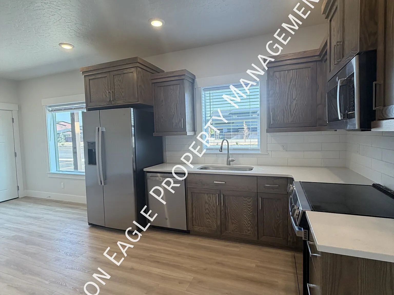 2 bed, 1.0 bath, 977 sqft, $1,495 — Photo 2