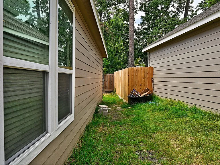 11475 Underwood St — Photo 4