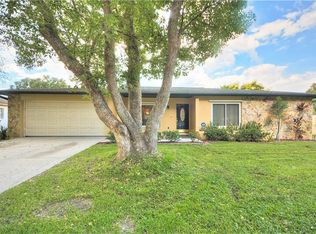 4609 Fox Hunt Dr, Tampa, FL 33624
