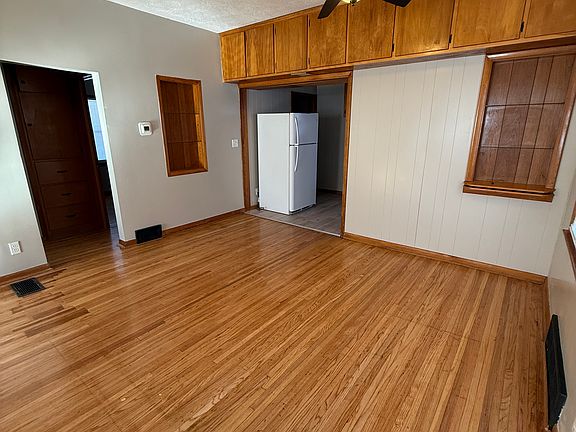 3rd image of 135 N 32nd St