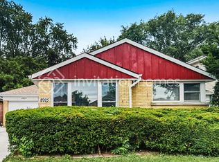 8925 S Utica Ave, Evergreen Park, IL 60805