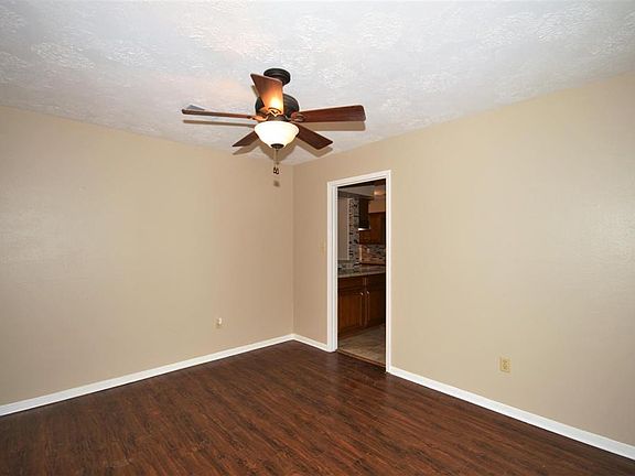 4th image of 723 Seacliff Dr