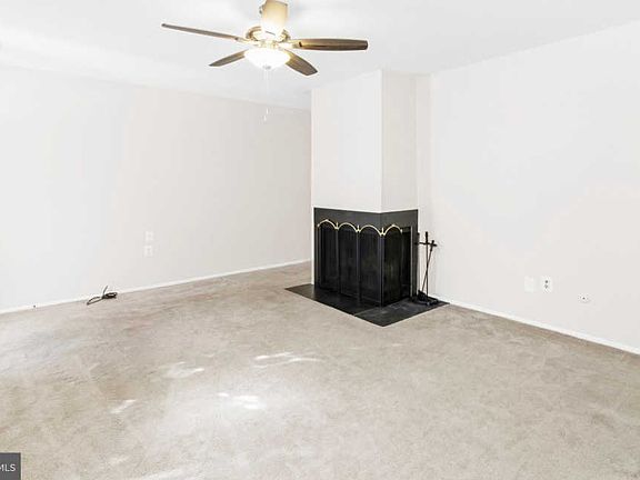 5th image of 4644 Essex Ct