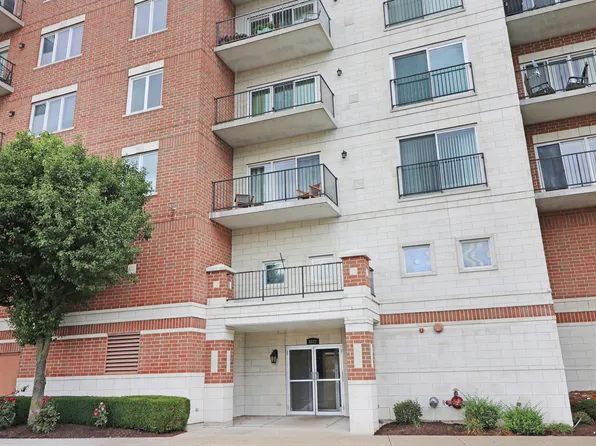 8822 Brookfield Ave Unit 305, Brookfield, IL 60513