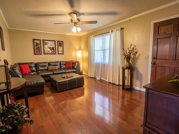 3rd image of 363 Eagle Cliff Dr