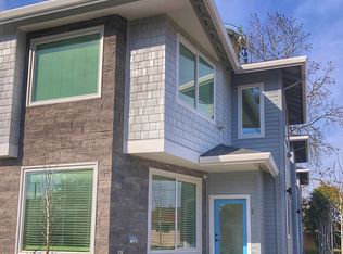 7025 N Mohawk Ave, Portland, OR 97203