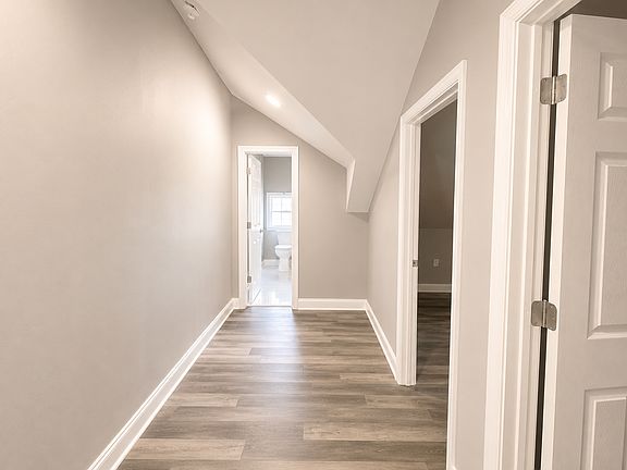 5th image of 1013-1015 Prospect St #2L