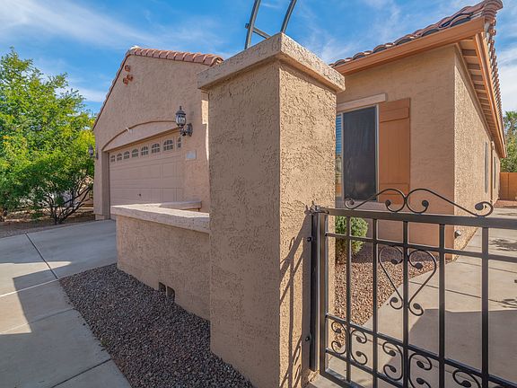 4th image of 26135 W Runion Dr