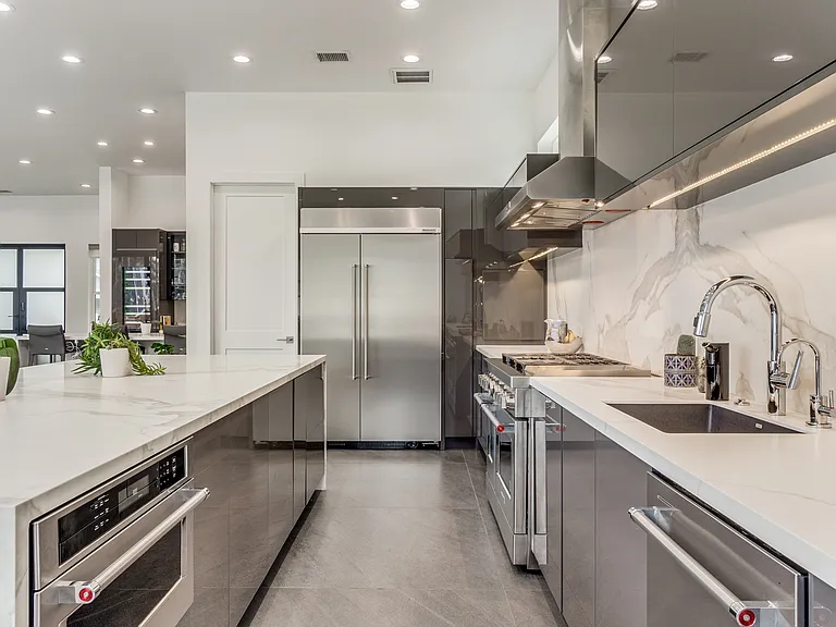 5618 Goodwin Ave — Photo 9