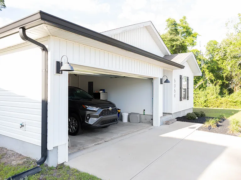2-Car Garage