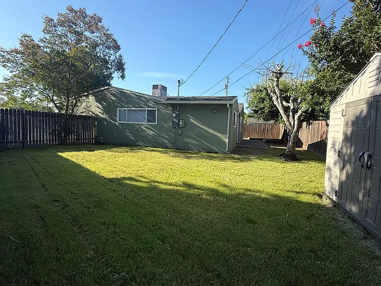 2929 Burnece St — Photo 15
