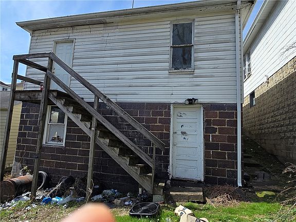 5th image of 575 Isabella Avenue