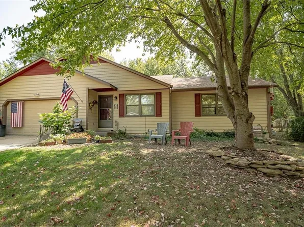 1228 Miami St, Baldwin City, KS 66006