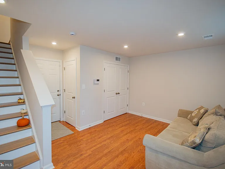 34 Coolidge Ave — Photo 4
