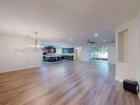 4th image of 2704 Daylily Ln