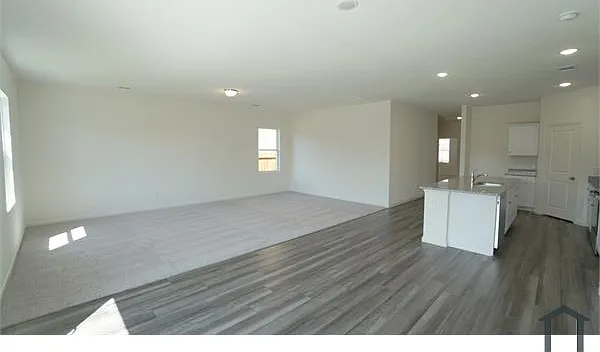 711 Camden Dr — Photo 12