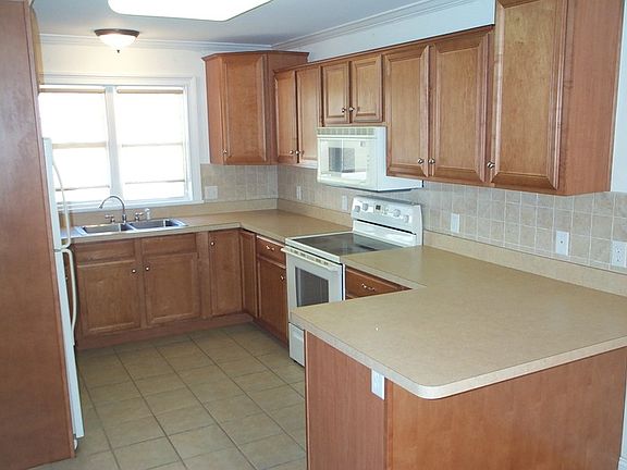 2nd image of 527 W Thames St Unit 27
