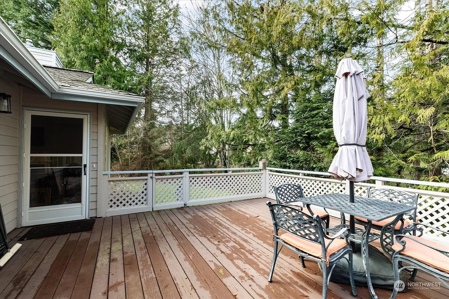 2104 Creekside Circle photo 1