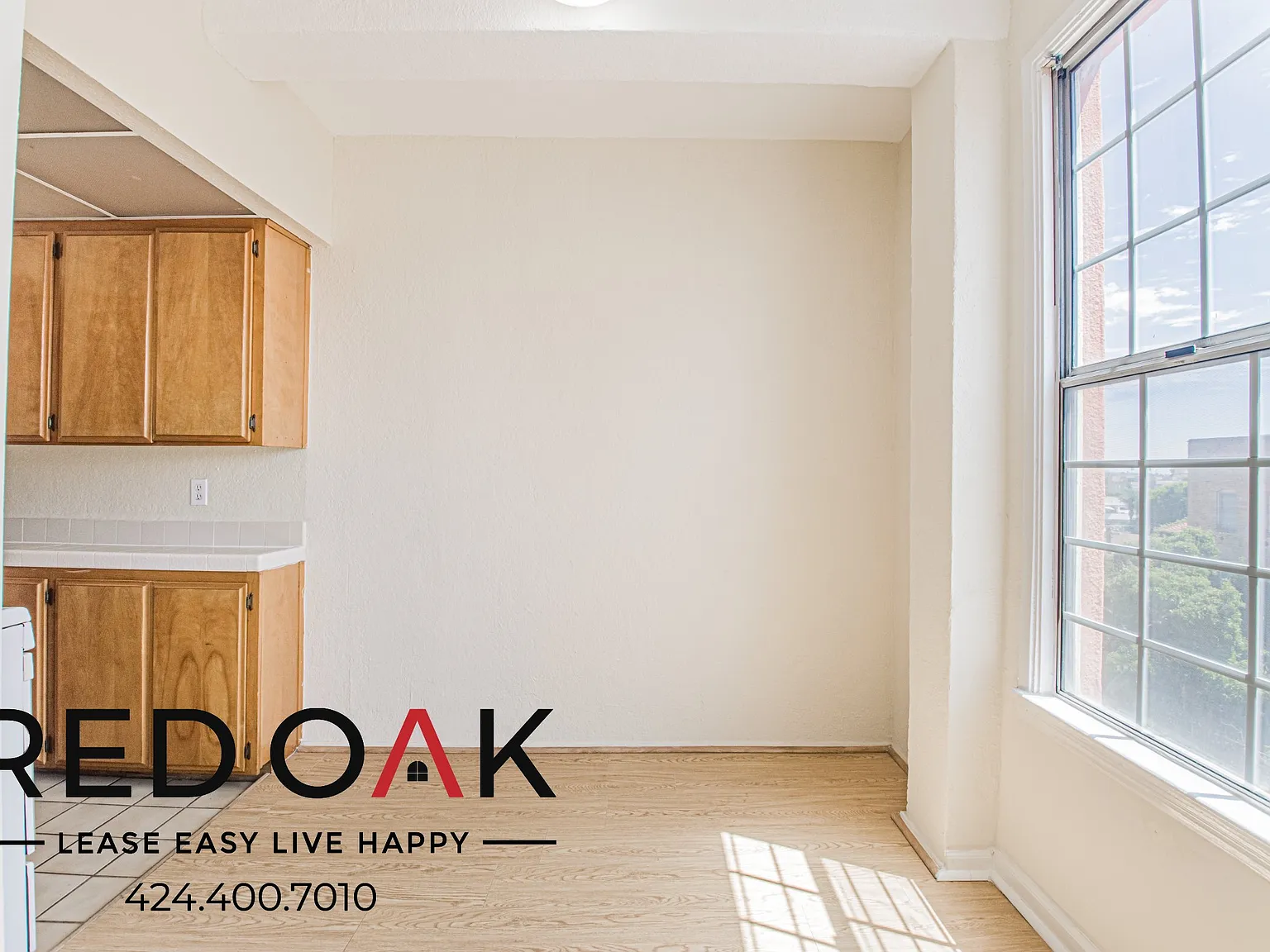 Refreshed 1-Bed with Jacuzzi and Central AC ~ In Central LA! — Photo 4