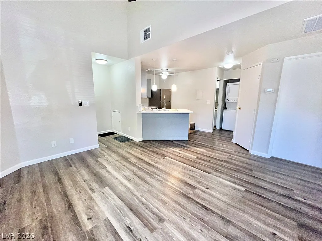 2 bed, 1.0 bath, 618 sqft, $1,050 — Photo 1