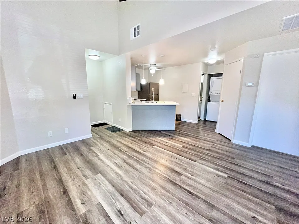 480 Elm Dr #206